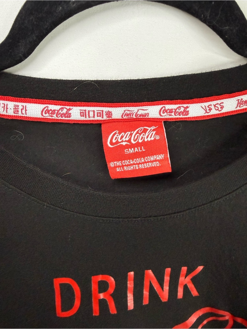 Coca-Cola Graphic Tee Small Black Red Foreign Language Logo Long Sleeve, size S - Picture 2 of 6